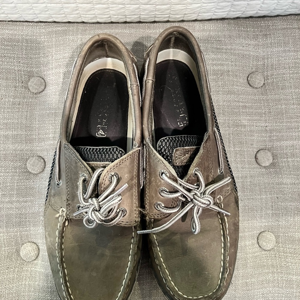 Sperry boat shoes size 8.5